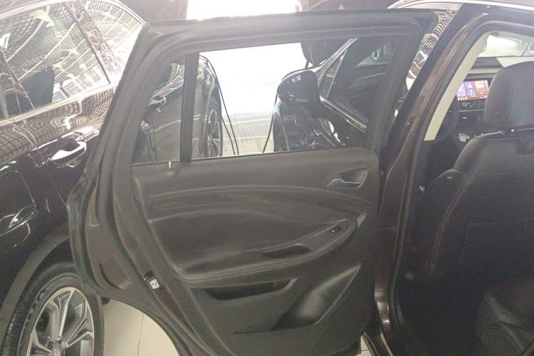 Used Buick Envision 2021 532T Two-Wheel-Drive Leading Version Left Rear Door Interior