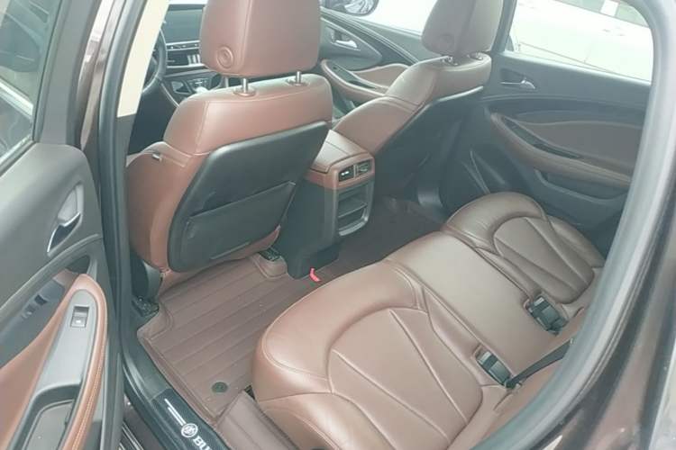 Used Buick Envision 2021 532T Two-Wheel-Drive Luxury Version Left Rear Seat