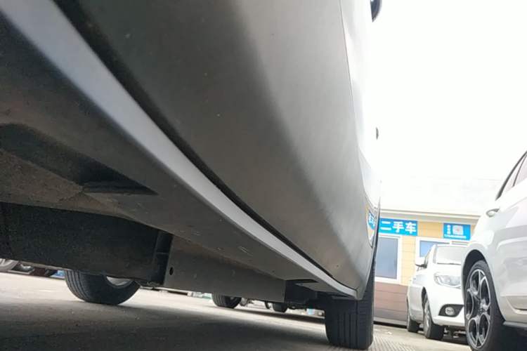 Used Buick Envision 2021 532T Two-Wheel-Drive Luxury Version Left Side Sill