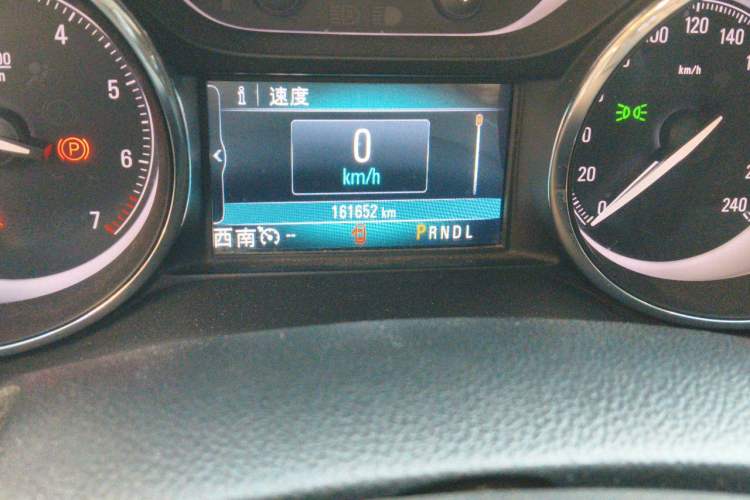 Used Buick Envision 2021 532T Two-Wheel-Drive Elite Version Odometer Close Up