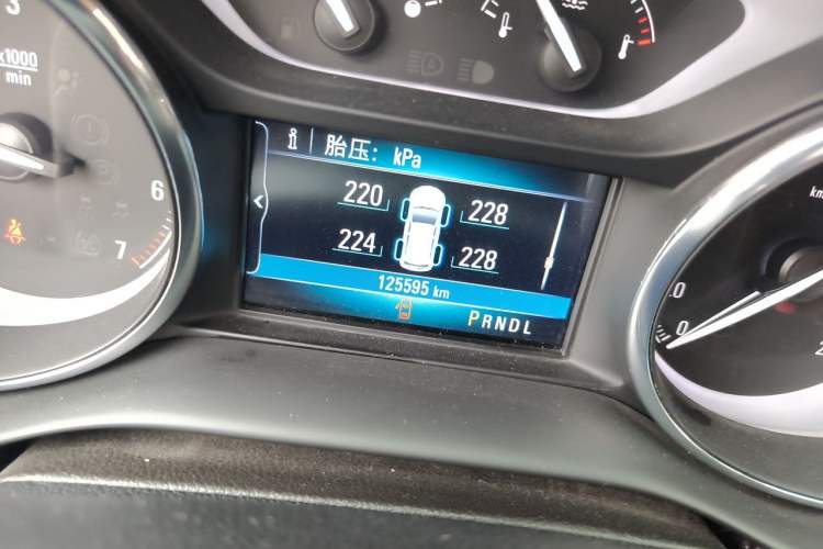 Used Buick Envision 2021 532T Two-Wheel-Drive Elite Version Odometer Close Up