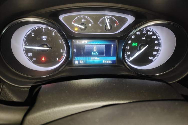 Used Buick Envision 2021 532T Two-Wheel-Drive Elite Version Odometer Close Up