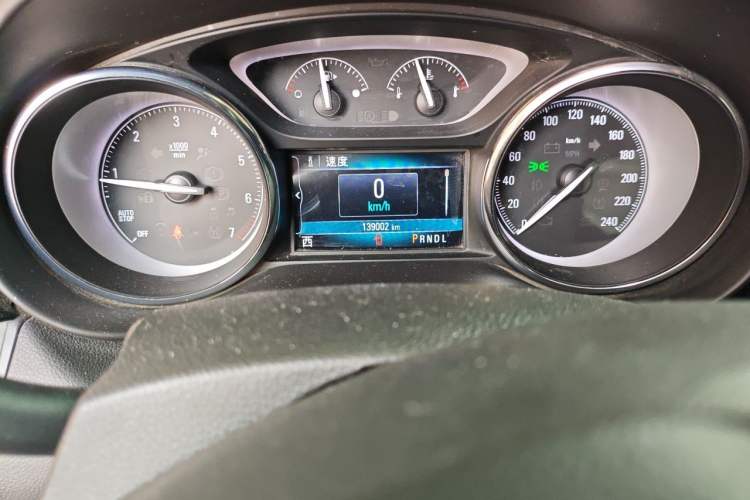 Used Buick Envision 2021 532T Two-Wheel-Drive Luxury Version Odometer Close Up
