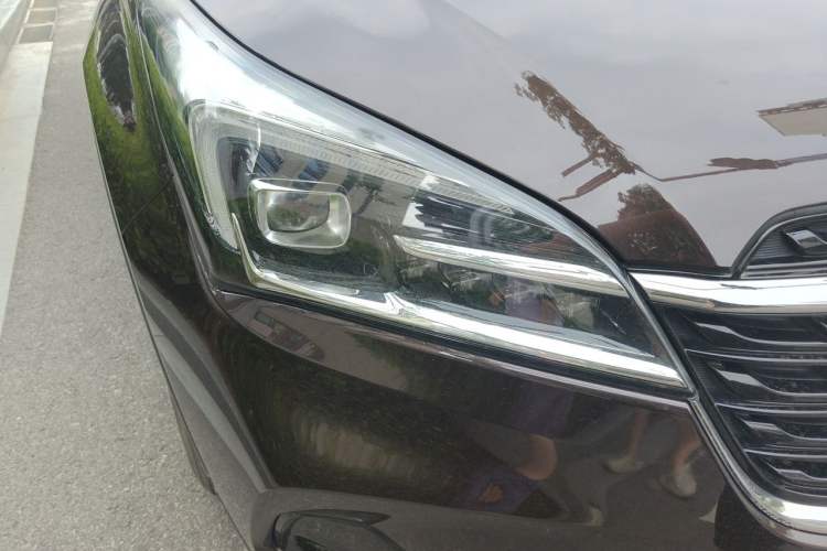 Used Buick Envision 2021 532T Two-Wheel-Drive Elite Version Right Front Headlight