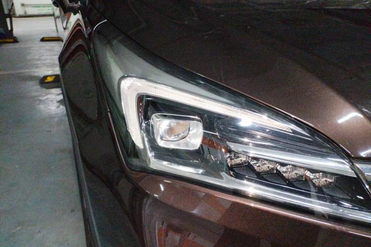Used Buick Envision 2021 532T Two-Wheel-Drive Elite Version Right Front Headlight