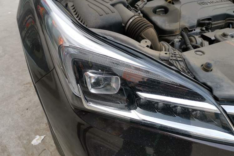 Used Buick Envision 2021 532T Two-Wheel-Drive Elite Version Right Front Headlight
