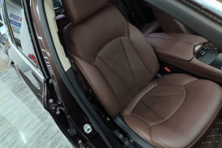 Used Buick Envision 2021 532T Two-Wheel-Drive Luxury Version Right Front Seat