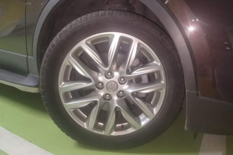 Used Buick Envision 2021 Encore Plus 652T Five-Seat All-Wheel-Drive Luxury Model Right Front Wheel Hub