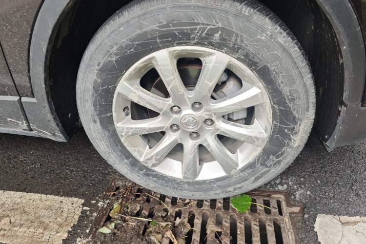 Used Buick Envision 2021 532T Two-Wheel-Drive Elite Version Right Front Wheel Hub