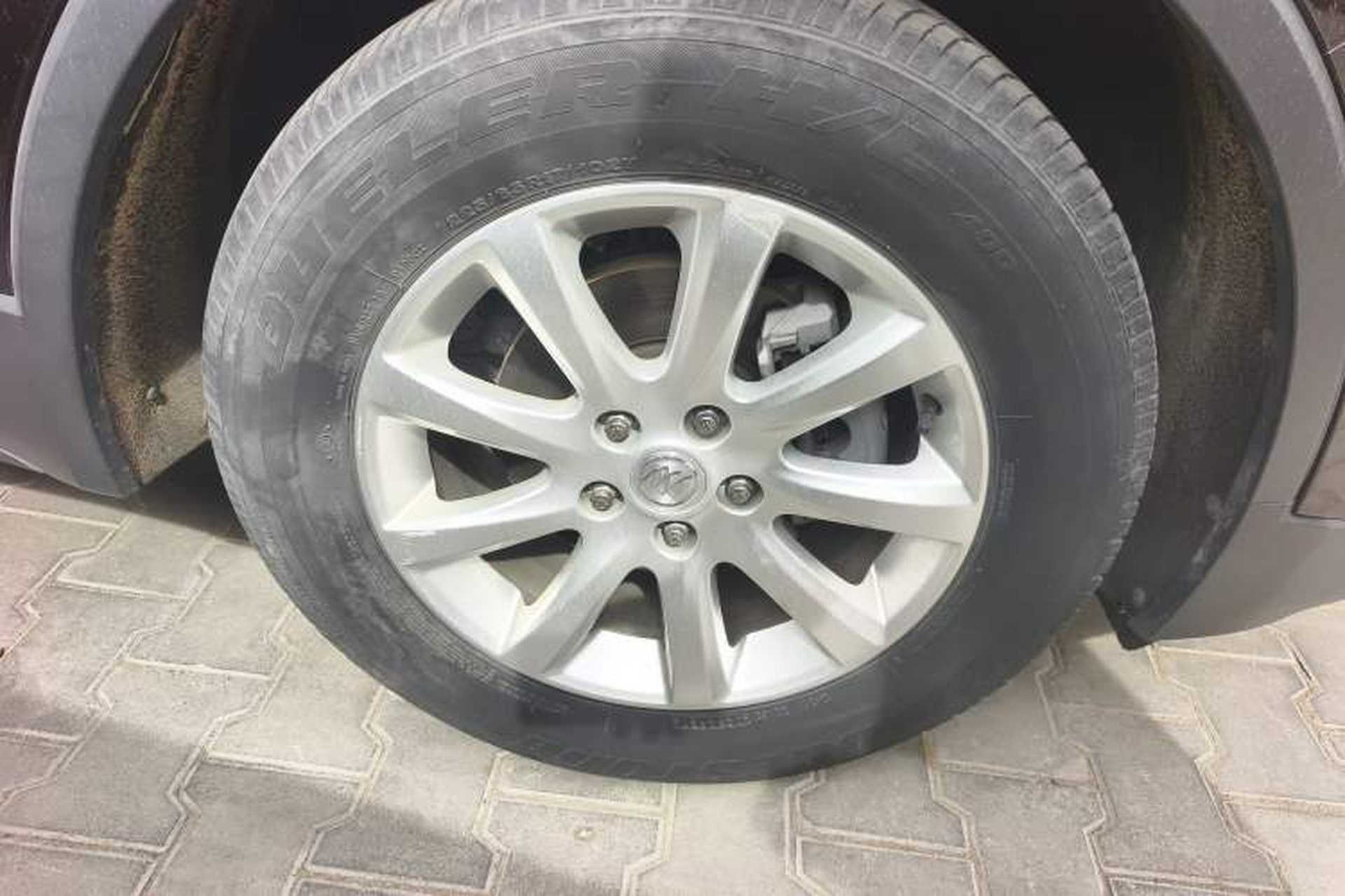 Used Buick Envision 2021 532T Two-Wheel-Drive Elite Version Right Front Wheel Hub