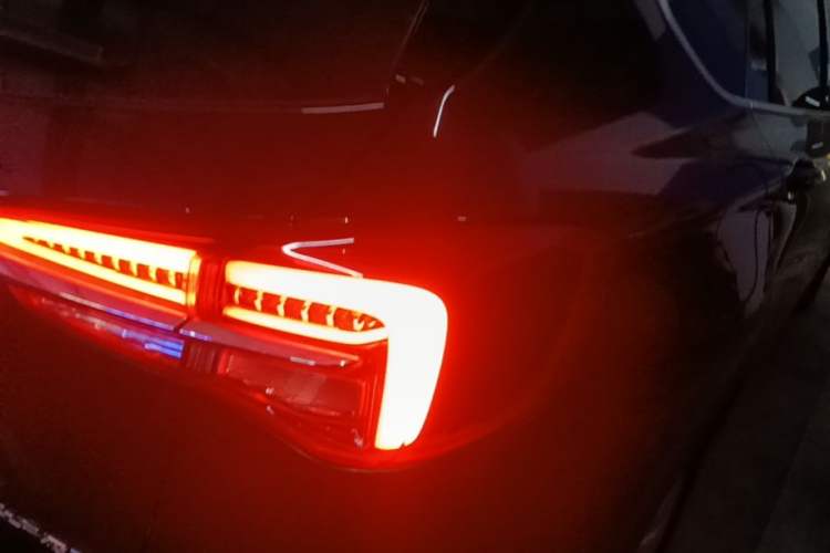 Used Buick Envision 2021 532T Two-Wheel-Drive Leading Version Right Rear Taillight