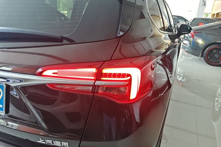 Used Buick Envision 2021 532T Two-Wheel-Drive Luxury Version Right Rear Taillight