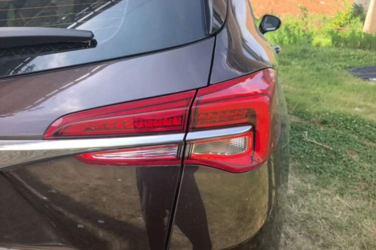 Used Buick Envision 2021 532T Two-Wheel-Drive Elite Version Right Rear Taillight