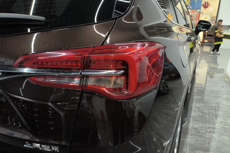 Used Buick Envision 2021 532T Two-Wheel-Drive Luxury Version Right Rear Taillight