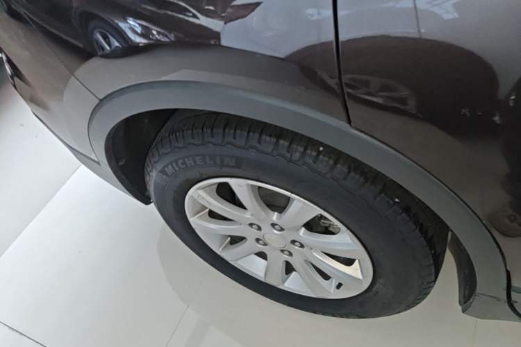 Used Buick Envision 2021 532T Two-Wheel-Drive Luxury Version Right Rear Wheel Hub