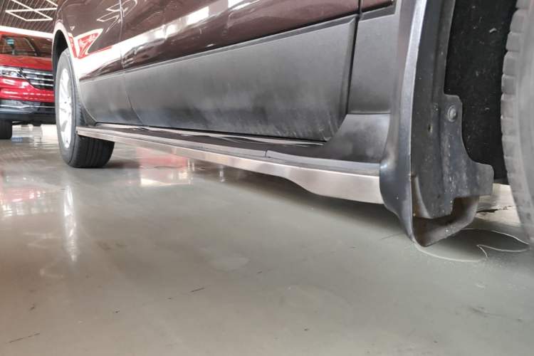 Used Buick Envision 2021 532T Two-Wheel-Drive Leading Version Right Side Sill