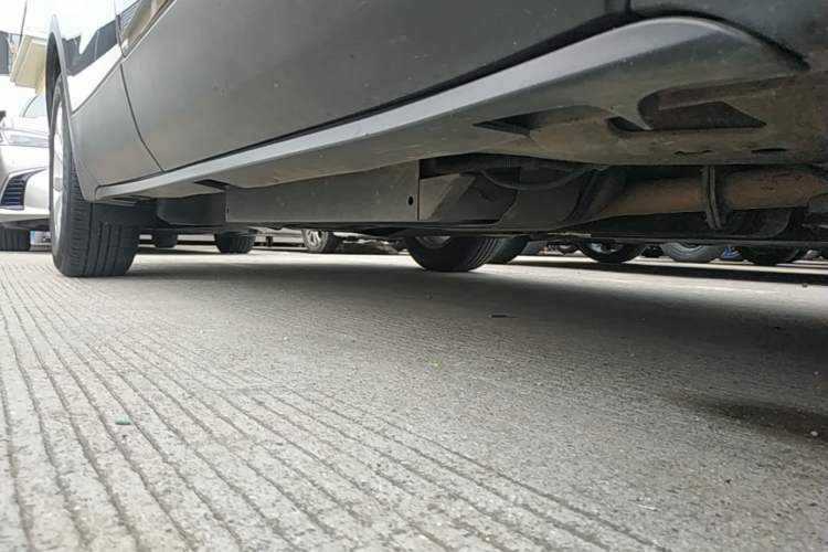 Used Buick Envision 2021 532T Two-Wheel-Drive Luxury Version Right Side Sill