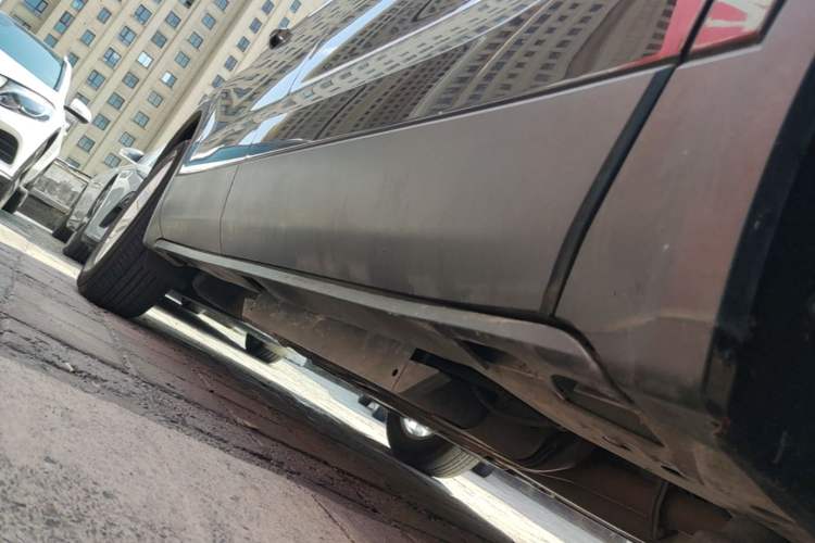 Used Buick Envision 2021 532T Two-Wheel-Drive Elite Version Right Side Sill