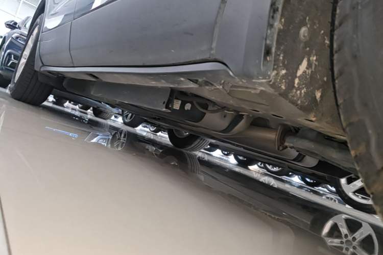 Used Buick Envision 2021 532T Two-Wheel-Drive Luxury Version Right Side Sill