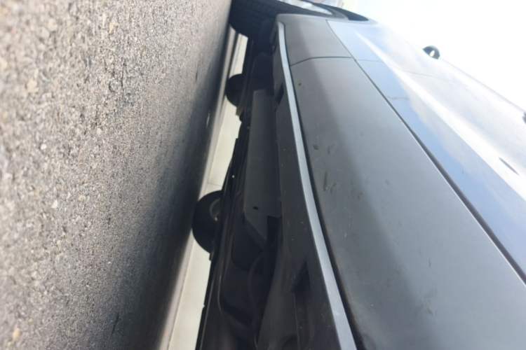 Used Buick Envision 2021 532T Two-Wheel-Drive Luxury Version Right Side Sill