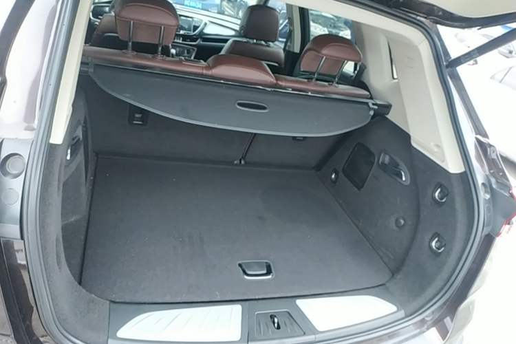 Used Buick Envision 2021 532T Two-Wheel-Drive Luxury Version Trunk