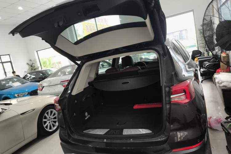 Used Buick Envision 2021 532T Two-Wheel-Drive Luxury Version Trunk