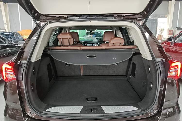 Used Buick Envision 2021 532T Two-Wheel-Drive Elite Version Trunk