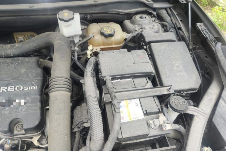Used Buick Envision 2021 532T Two-Wheel-Drive Elite Version Engine Bay Left