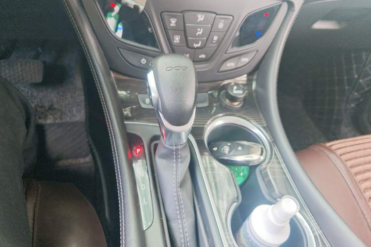 Used Buick Envision 2021 532T Two-Wheel-Drive Leading Version Gear Lever