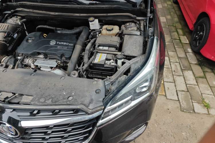 Used Buick Envision 2021 532T Two-Wheel-Drive Elite Version Engine Bay Left