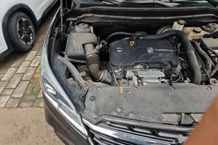 Used Buick Envision 2021 532T Two-Wheel-Drive Elite Version Engine Bay Right