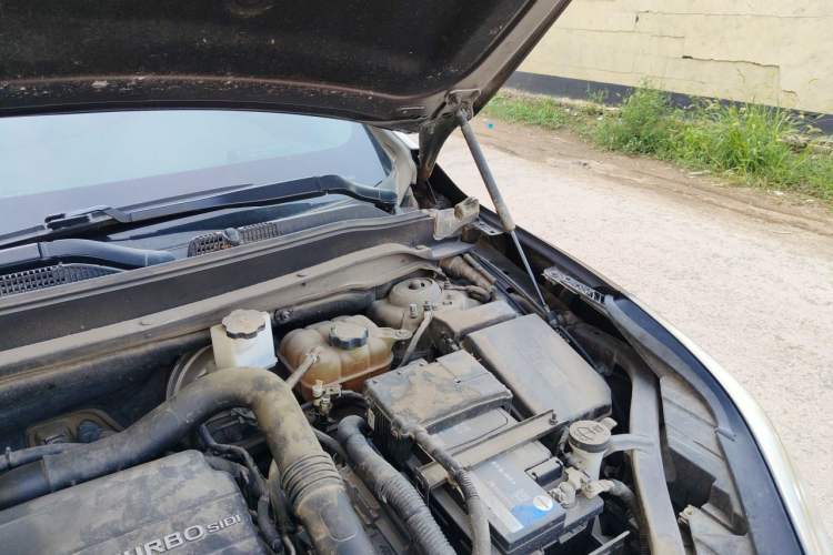 Used Buick Envision 2021 532T Two-Wheel-Drive Leading Version Engine Bay Left