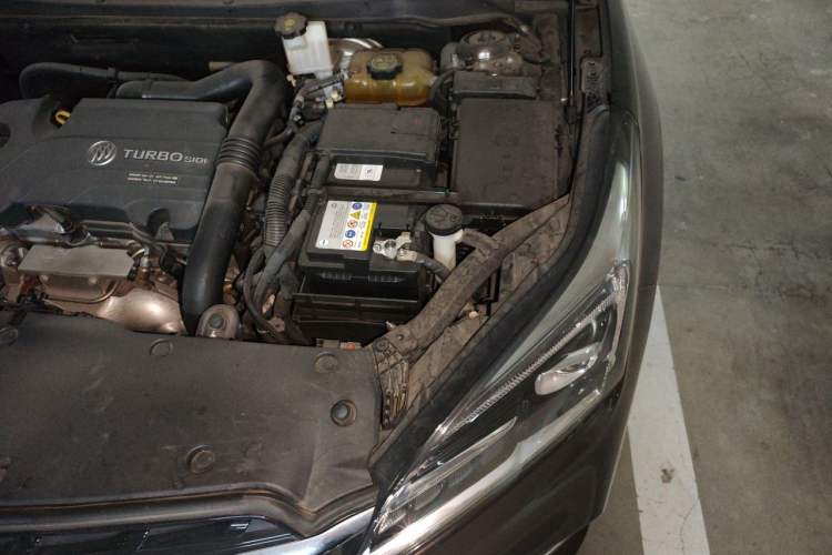 Used Buick Envision 2021 532T Two-Wheel-Drive Luxury Version Engine Bay Left