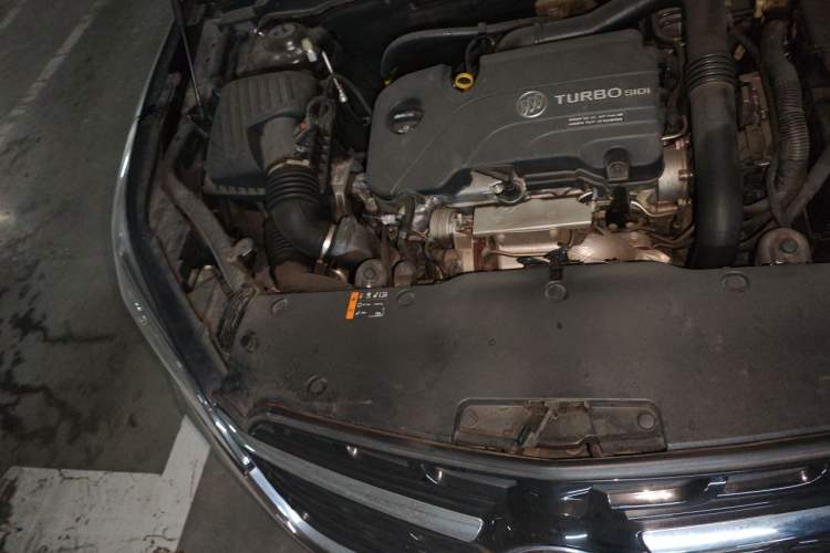 Used Buick Envision 2021 532T Two-Wheel-Drive Luxury Version Engine Bay Right