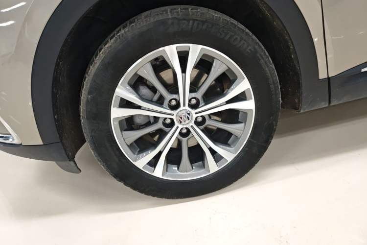 Used Buick Envision 2021 Encore Plus 652T Five-Seat Luxury Model Exterior 3