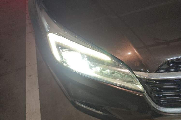 Used Buick Envision 2021 532T Two-Wheel-Drive Luxury Version Right Front Headlight