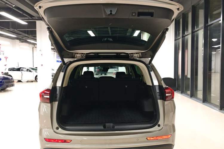 Used Buick Envision 2021 Encore Plus 652T Five-Seat Luxury Model Trunk
