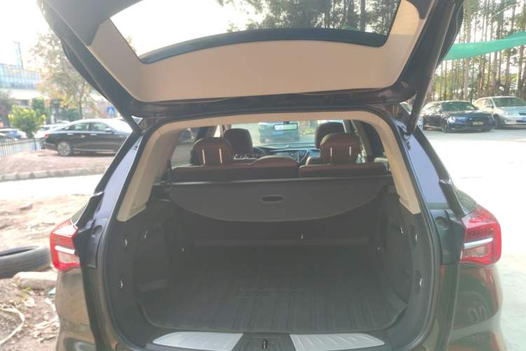 Used Buick Envision 2021 532T Two-Wheel-Drive Luxury Version Trunk