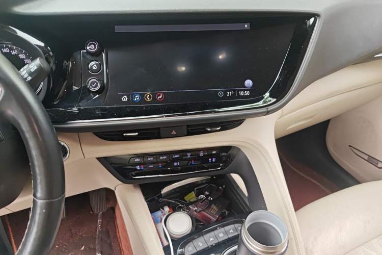 Used Buick Envision 2021 Encore Plus Avenir Aivia 7-Seater Edition Audio And AC Panel