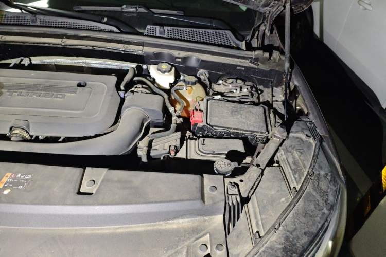 Used Buick Envision 2021 Encore Plus Avenir Aivia 7-Seater Edition Engine Bay Left