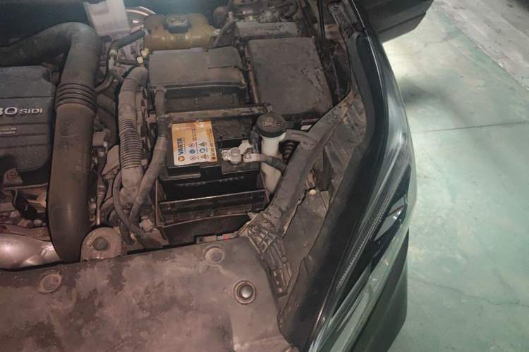 Used Buick Envision 2021 532T Two-Wheel-Drive Elite Version Engine Bay Left
