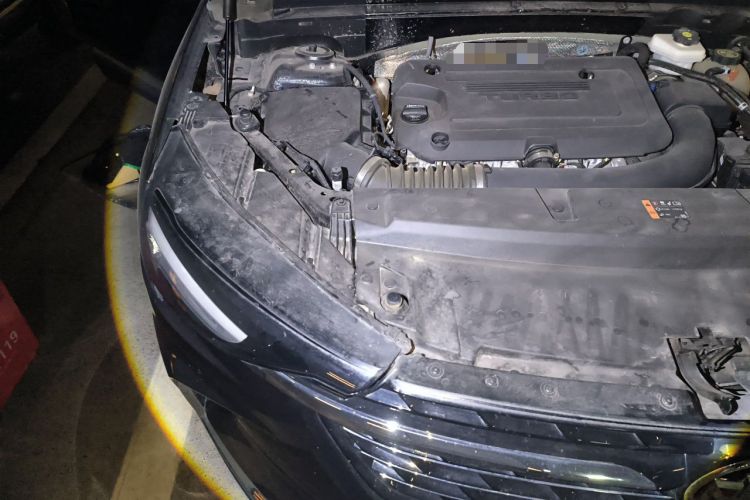 Used Buick Envision 2021 Encore Plus 652T Five-Seat All-Wheel-Drive Luxury Model Engine Bay Right