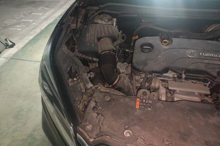 Used Buick Envision 2021 532T Two-Wheel-Drive Elite Version Engine Bay Right