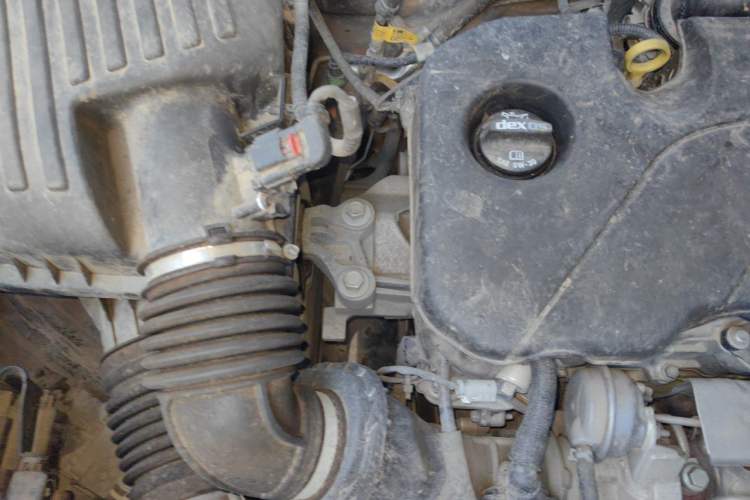 Used Buick Envision 2021 532T Two-Wheel-Drive Elite Version Engine Bay Right