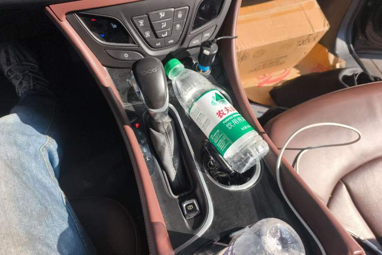 Used Buick Envision 2021 532T Two-Wheel-Drive Elite Version Gear Lever