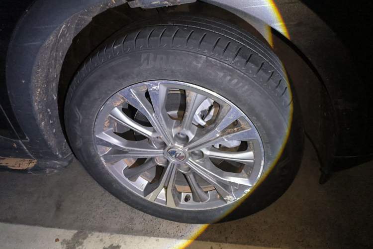 Used Buick Envision 2021 Encore Plus 652T Five-Seat All-Wheel-Drive Luxury Model Right Front Wheel Hub