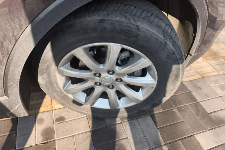 Used Buick Envision 2021 532T Two-Wheel-Drive Elite Version Right Front Wheel Hub
