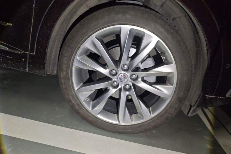 Used Buick Envision 2021 Encore Plus Avenir Aivia 7-Seater Edition Right Front Wheel Hub