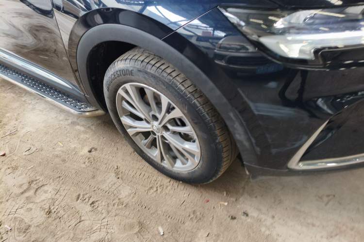 Used Buick Envision 2021 Encore Plus 652T Five-Seat Luxury Model Right Front Wheel Hub
