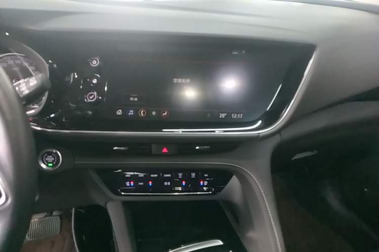Used Buick Envision 2021 Encore Plus Avenir Aivia 7-Seater Edition Audio And AC Panel